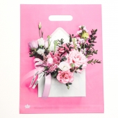 Розовый пакет с цветочным принтом и вырубной ручкой (40х31 см) - Сима-Ленд - купить с доставкой в Белгороде