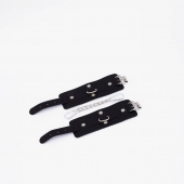 Черные кожаные наручники с хромированной фурнитурой - Crazy Handmade - купить с доставкой в Белгороде