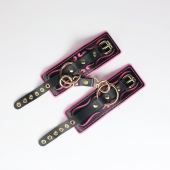 Черные кожаные наручники с розовой строчкой - Crazy Handmade - купить с доставкой в Белгороде