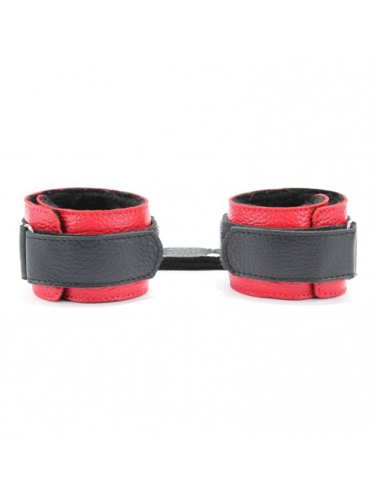 Красно-чёрные кожаные наручники с меховым подкладом - БДСМ Арсенал - купить с доставкой в Белгороде