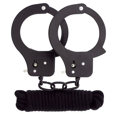 Чёрные наручники из листового металла в комплекте с веревкой BONDX METAL CUFFS LOVE ROPE SET - Dream Toys - купить с доставкой в Белгороде